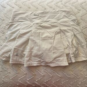 Lulu Lemon Pace Rival Mid-Level skirt normal length